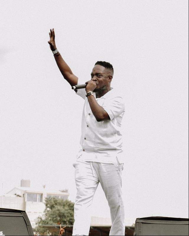 MI Abaga Picture